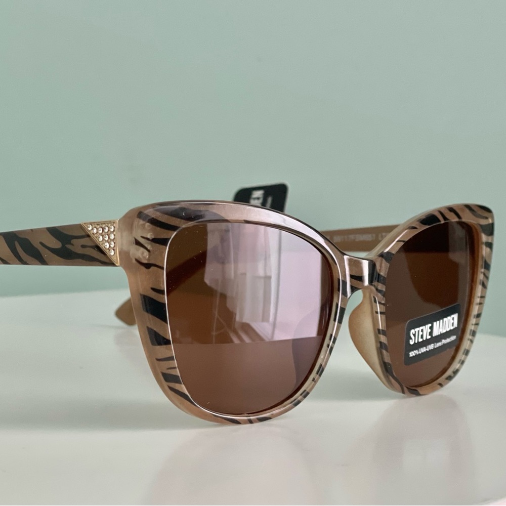 NWT Steve Madden sunglasses